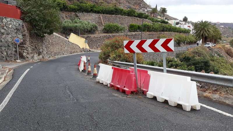 Imagen del tramo de la GC-810 afectado por un desplome de la calzada (Foto TA)